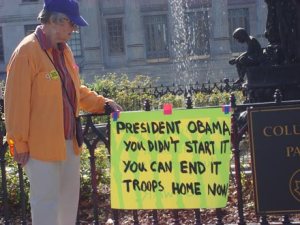 2009_10_22phylliswithsign